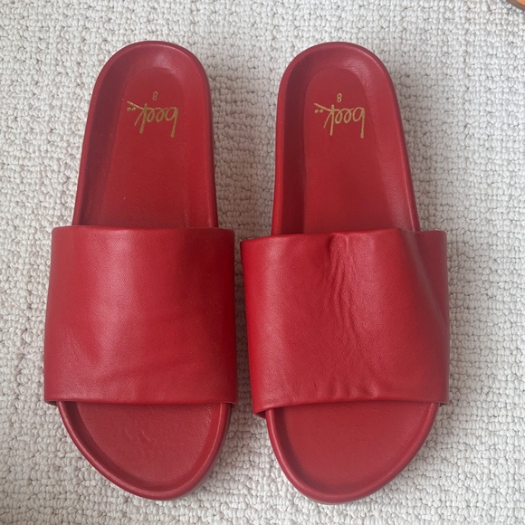 beek Women's Bold Red Sandals - Picture 2 of 3